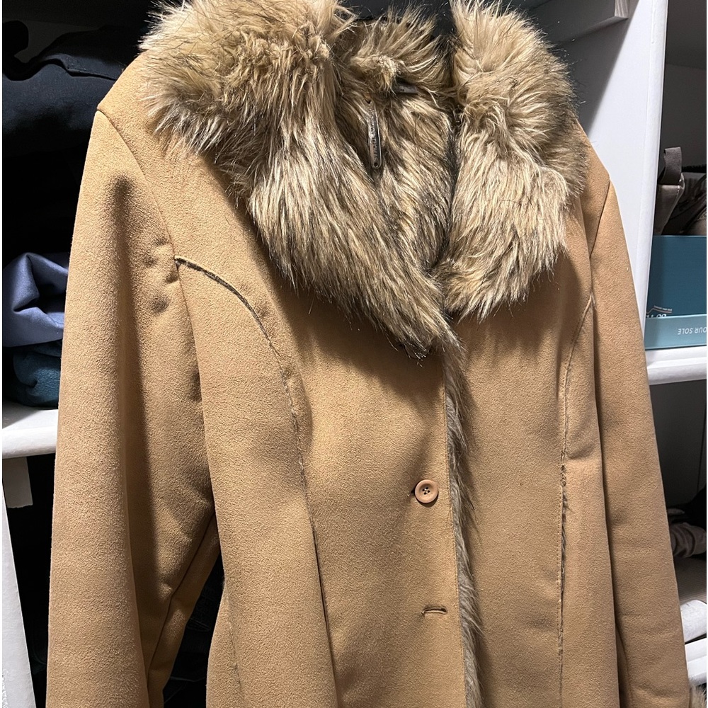 Super stylish tan suede jacket with faux fur. No stains. Only worn a few times.